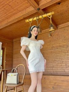 Váy liền chữ a dáng ngắn cổ vuông tay bồng nữ tính
