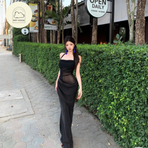 Đầm đen body - 5 phong cách đầm đen quyến rũ